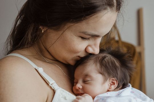 Qué regalar y gastar para una compañera que acaba de ser mamá 