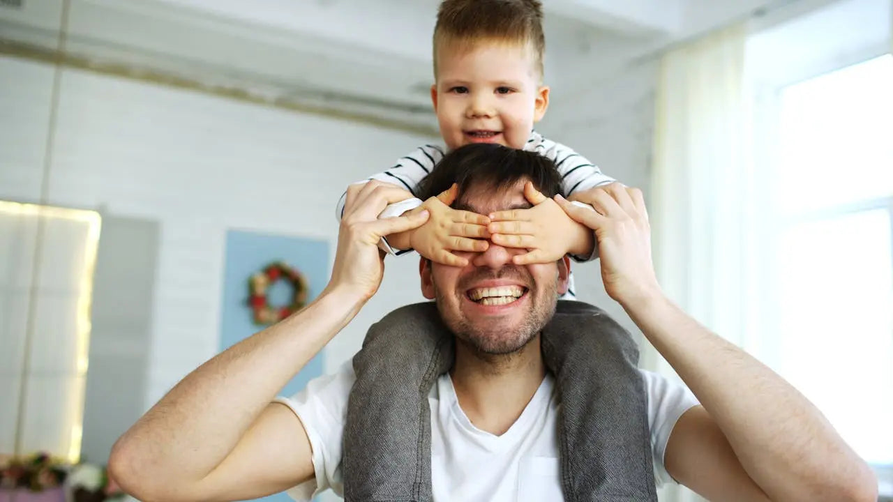 Día del Padre: Regalos para padres jóvenes vs padres mayores